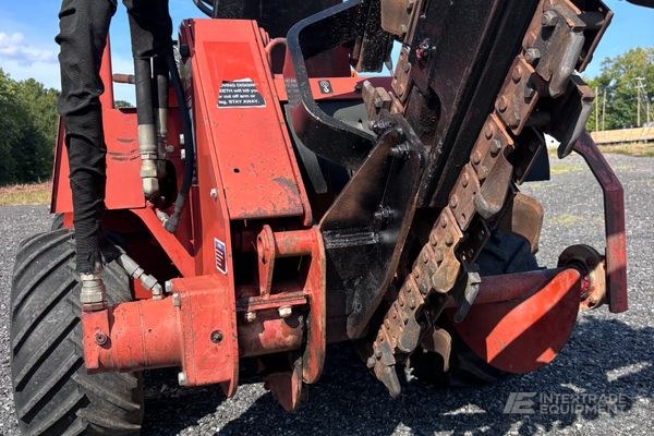2004 Ditch Witch 3700DD Trencher — photo 9